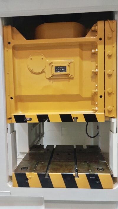 KOMATSU JAPAN MODEL: LIB200L-BM - Image 7