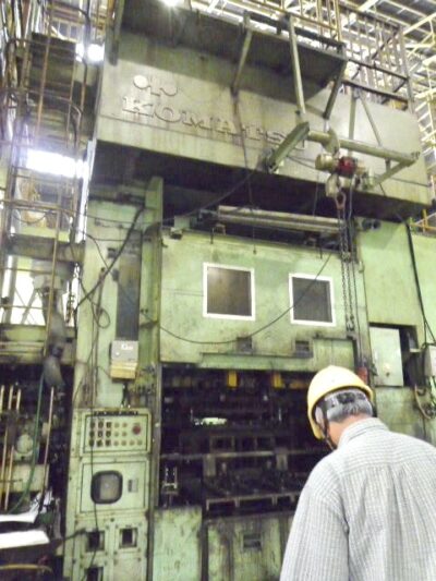 KOMATSU JAPAN MODEL: E2F400 - Image 1