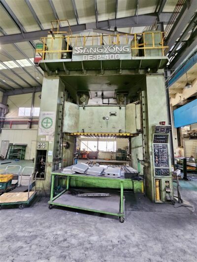 SSANGYONG KOREA MODEL : DE2P-400 - Image 1